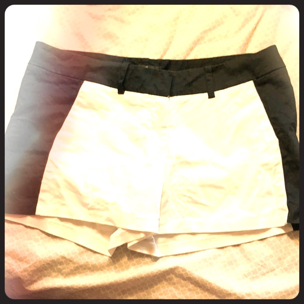 Black white Mossimo shorts slimming Beetlejuice 14